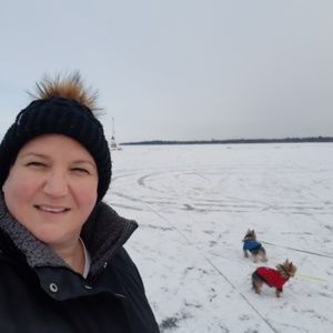 Meet your Posher, Elaine